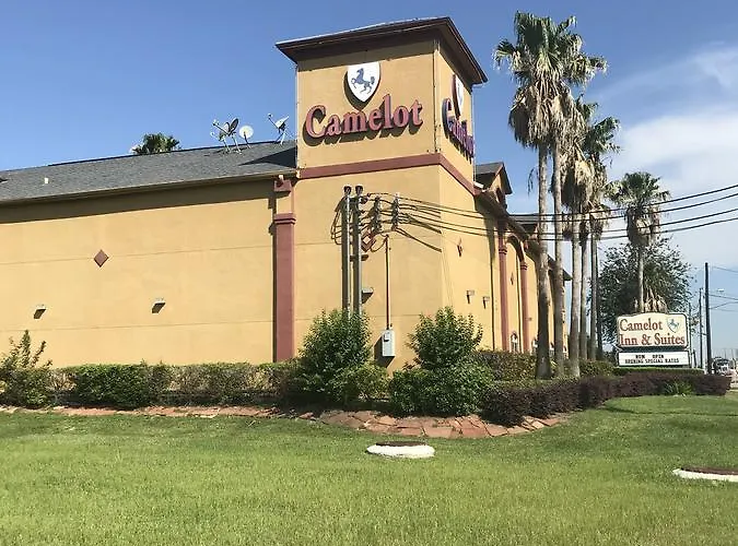 Camelot Inn And Suites