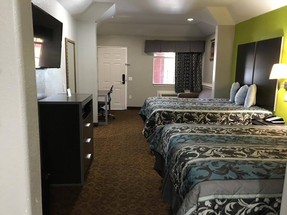 Hotel Camelot And