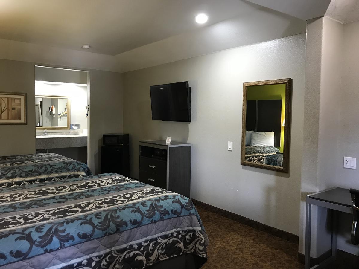 Camelot And Hotel Aldine