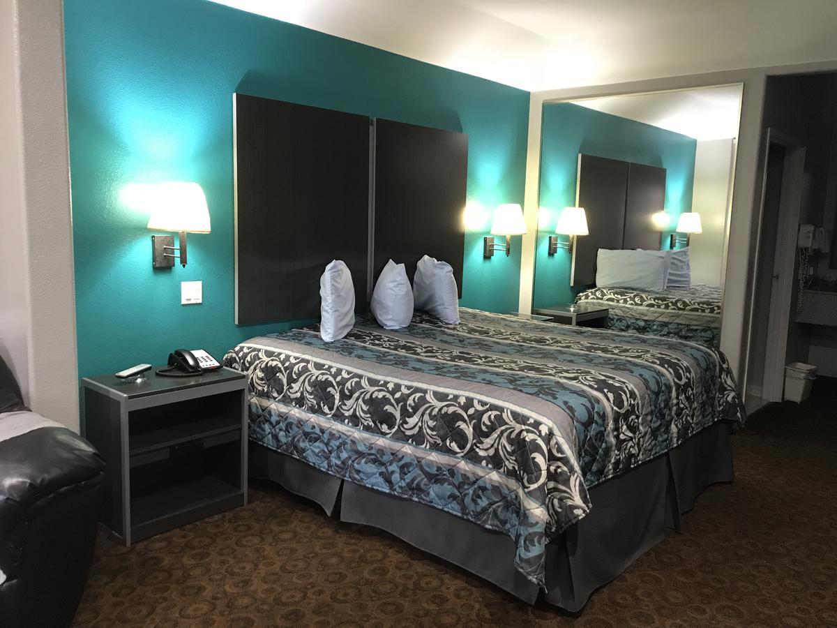 Hotel Camelot And